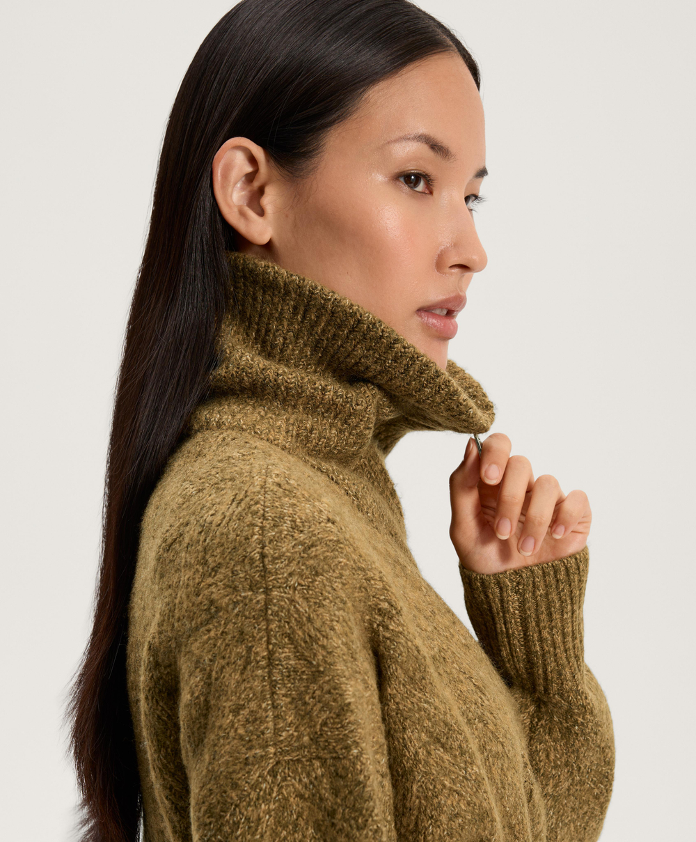 Oysho Вязаный джемпер из смешанной пряжи с молнией до середины груди, хаки