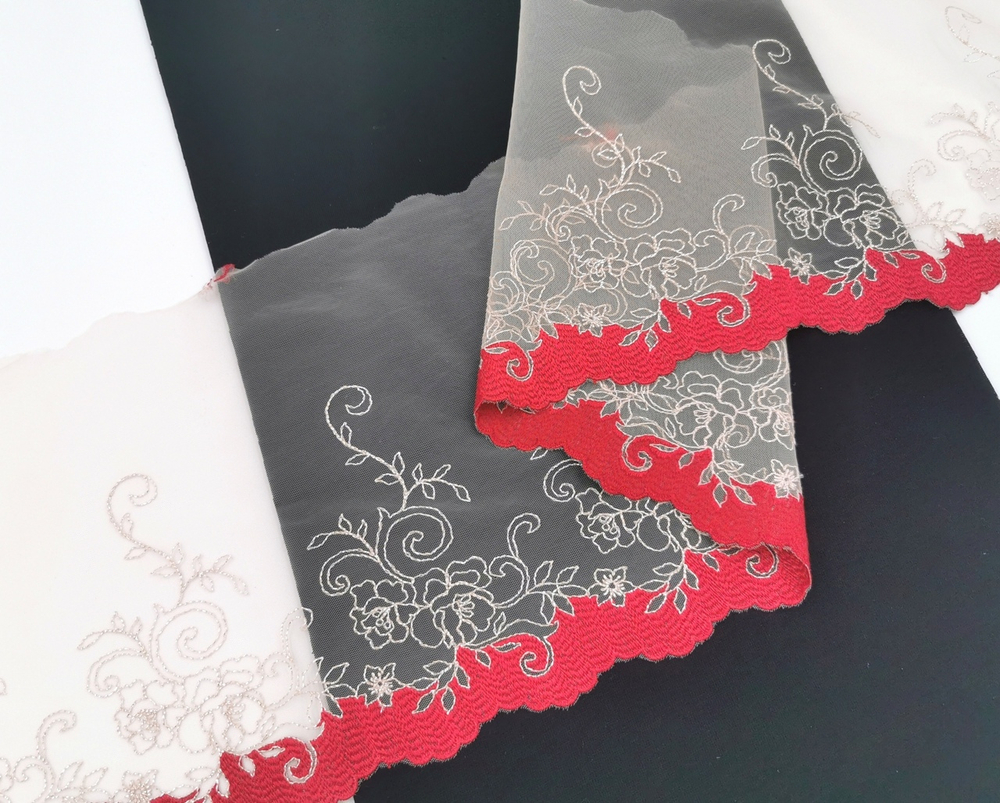 Вышивка на сетке, ЛЕВАЯ, 19 см, бежевая с блестящей нитью и темно-красным краем , (Артикул: VS-1012), м