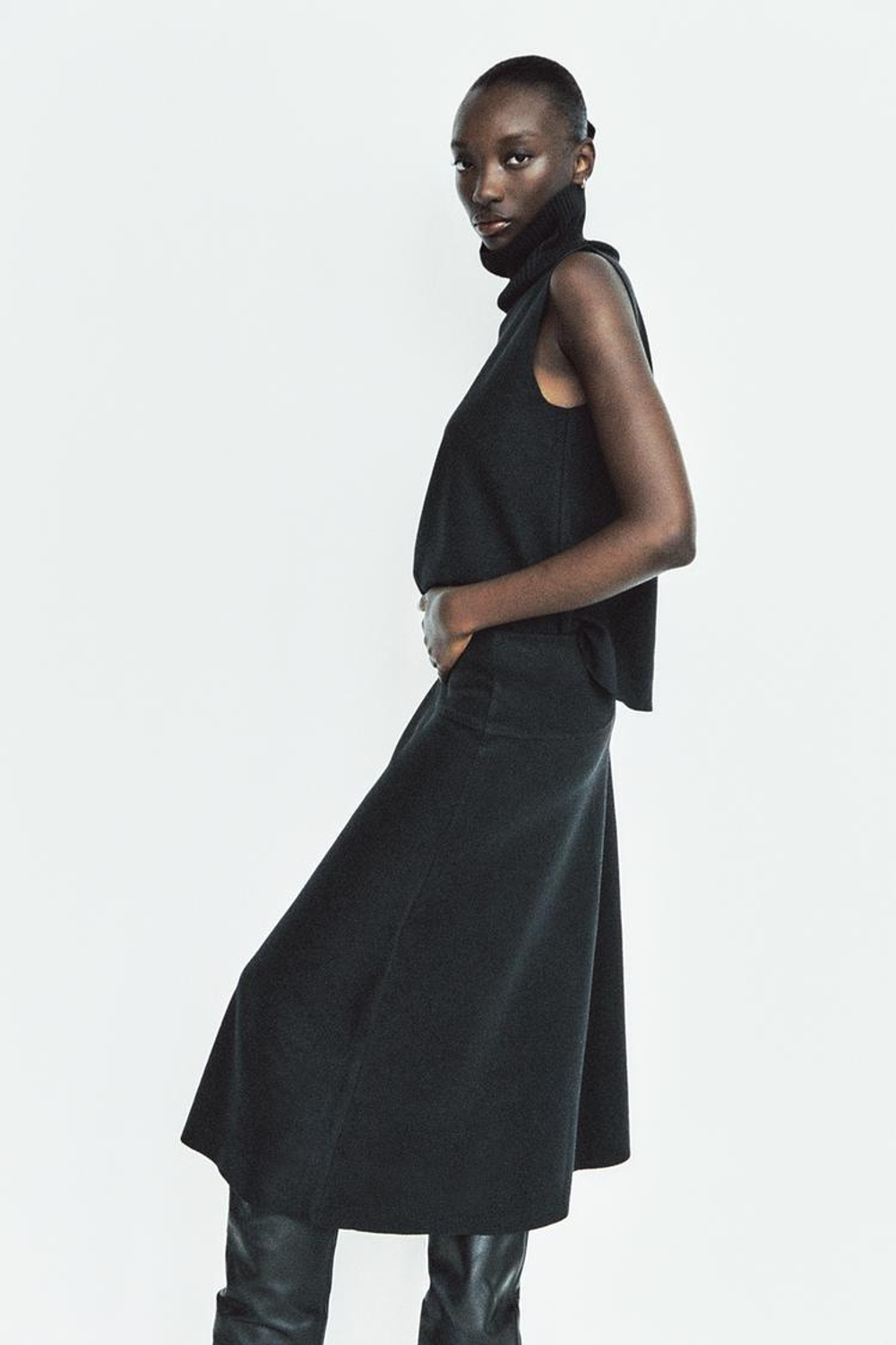 ZARA ТОП ИЗ МЯГКОЙ ТКАНИ С ВЫСОКИМ ВОРОТНИКОМ, ЧЕРНЫЙ