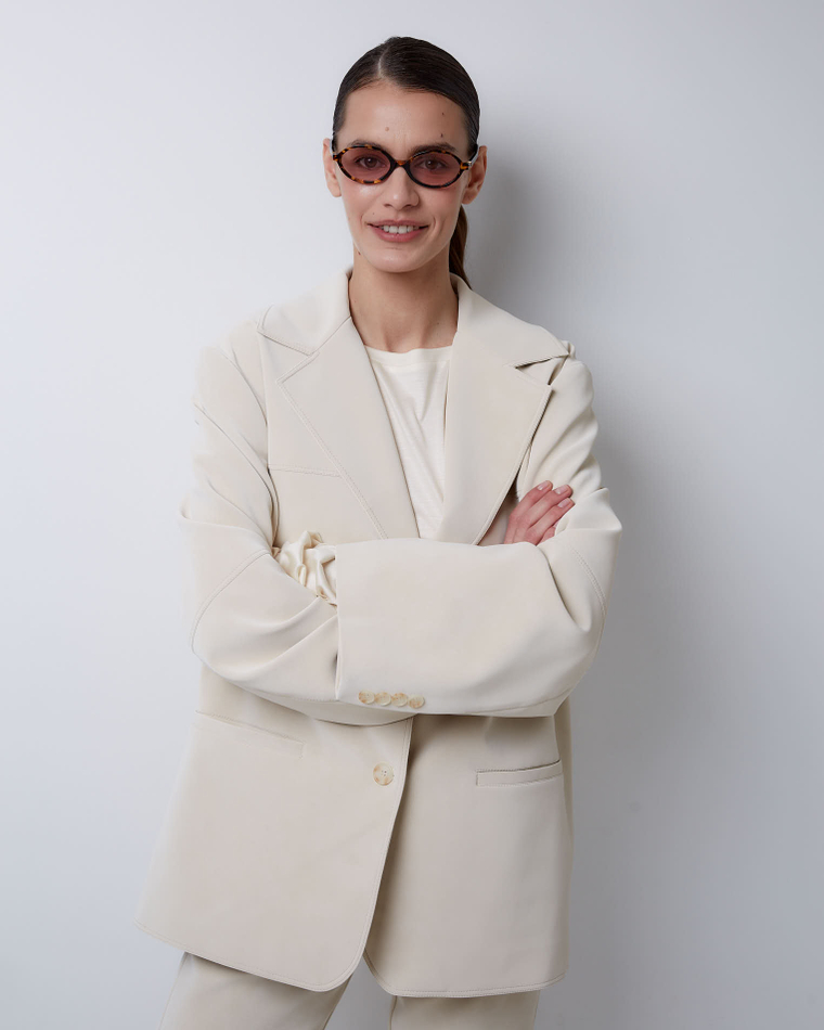 Жакет свободного кроя из искусственной замши молочный