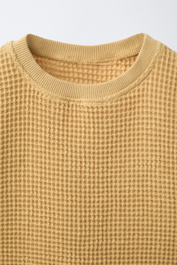 ZARA ФУТБОЛКА ИЗ РИФЛЕНОГО ТРИКОТАЖА, ГОРЧИЧНЫЙ