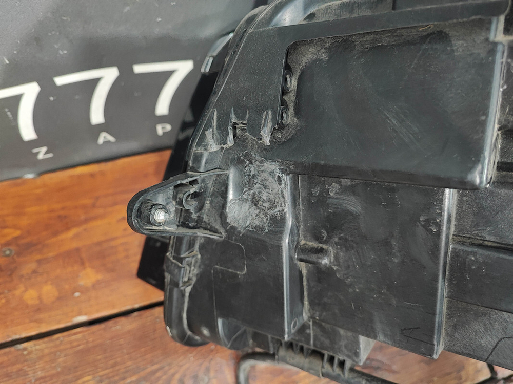 Фара правая Full LED Volkswagen Tiguan 2 16-20 Б/У Оригинал 5nb941082d