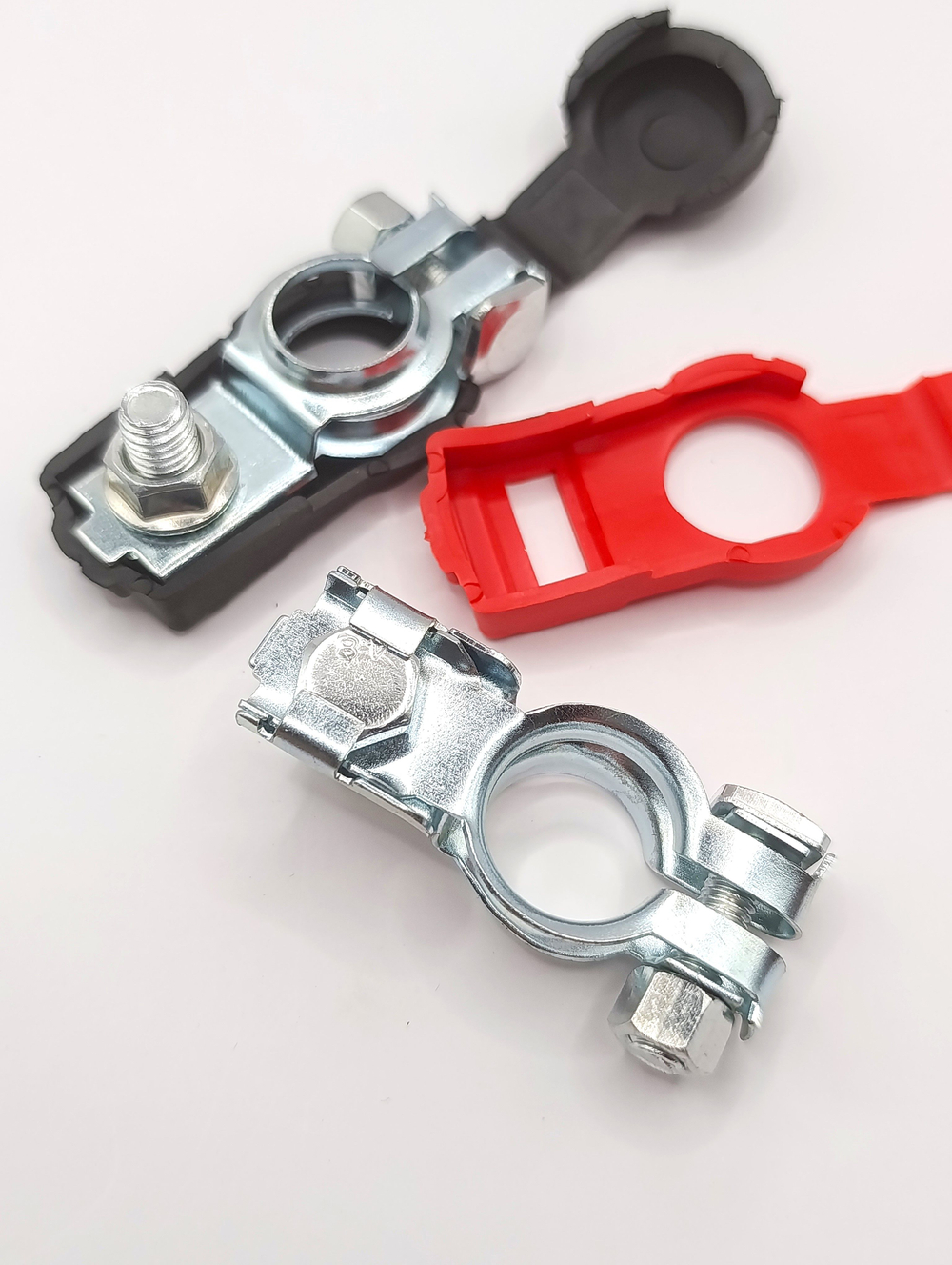 Клеммы для аккумулятора. Клеммы АКБ универсальные комплект 2шт. (+) (-). Клемы АКБ крепление болт с гайкой