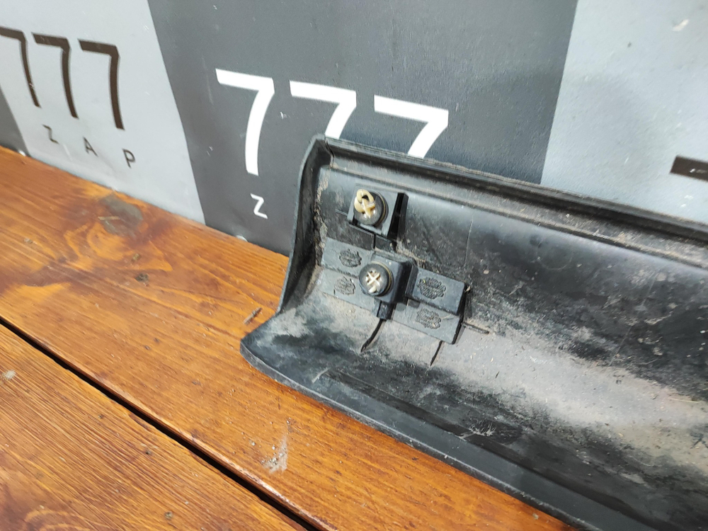 Накладка двери задней правой Mazda CX-5 2 (KF) 17-нв Б/У Оригинал KB7W51RC1