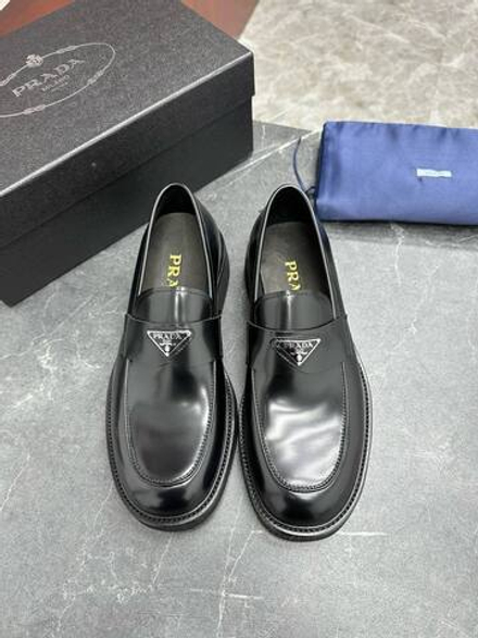 Лоферы Prada