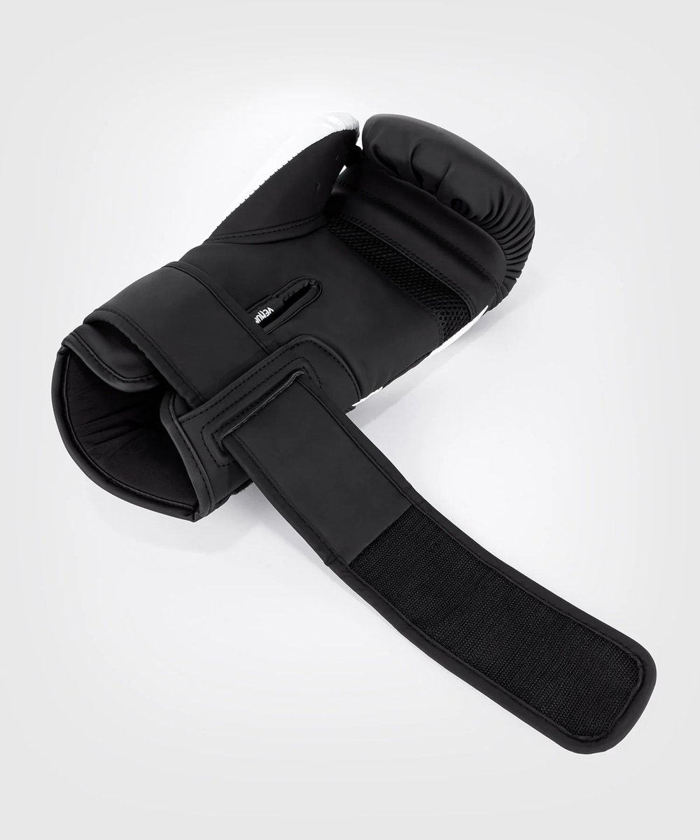 Перчатки боксерские Venum Challenger 4.0 Black/White