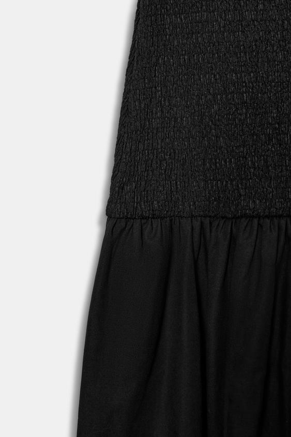 ZARA ПЛАТЬЕ МИДИ С ОТКРЫТЫМИ ПЛЕЧАМИ И КОМБИНИРОВАННОЙ ТКАНЬЮ, ЧЕРНЫЙ