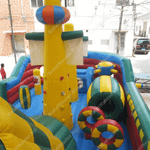 Большой надувной батут-горка "Корабль флибустьеров" 12*8*6 м