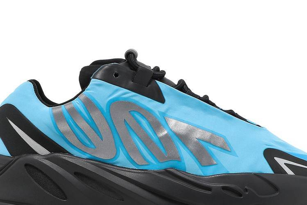 Кроссовки Adidas Originals Yeezy Boost 700 Mnvn "Bright Cyan"