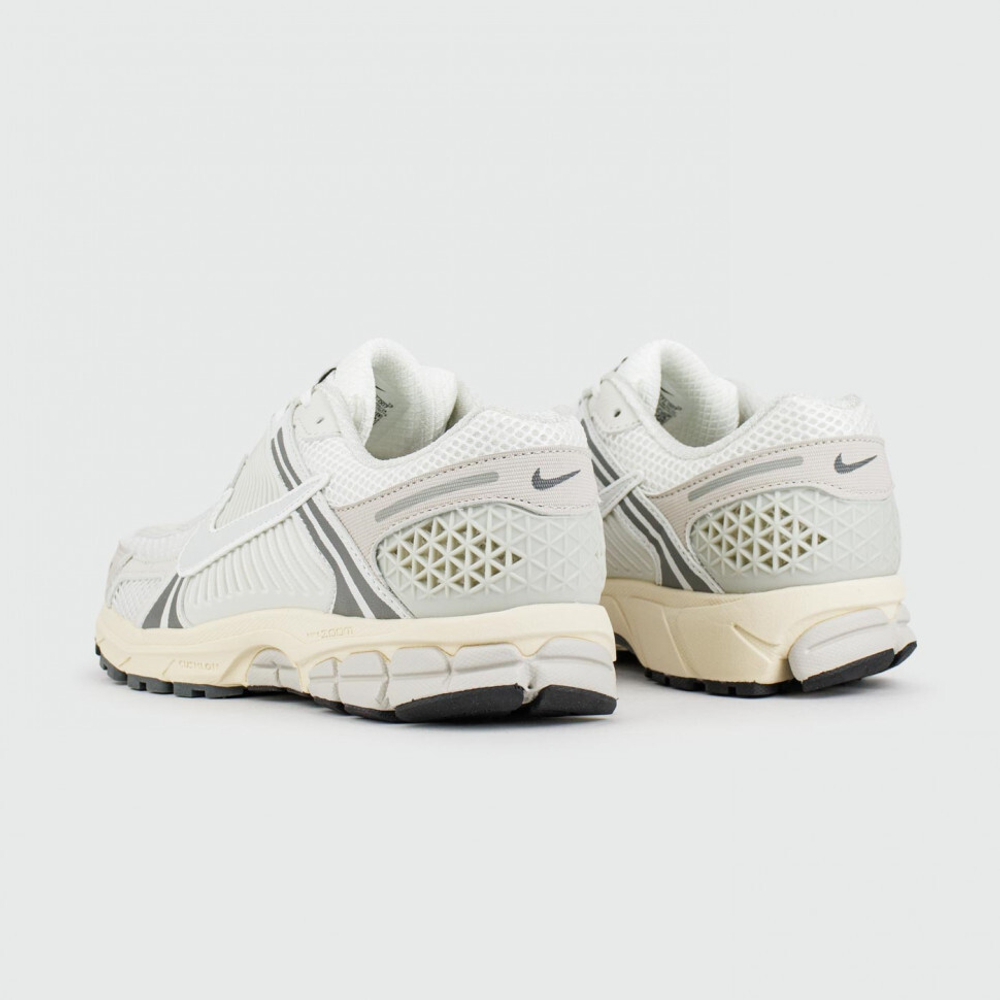 кроссовки Nike Zoom Vomero 5 White / Light Grey HF0731-007