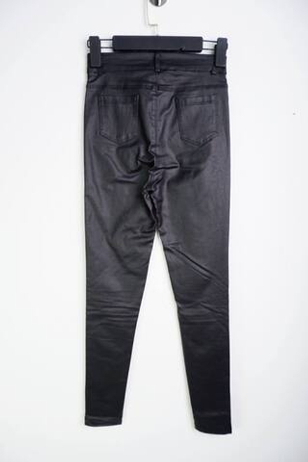 Джинсы обтягивающего кроя, визуально на 40/42 размер