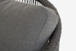 "Верона" кресло плетеное из роупа, каркас алюминий темно-серый (RAL7024) муар, роуп темно-серый круглый, ткань темно-серая 027 высота посадки 43,5 см
