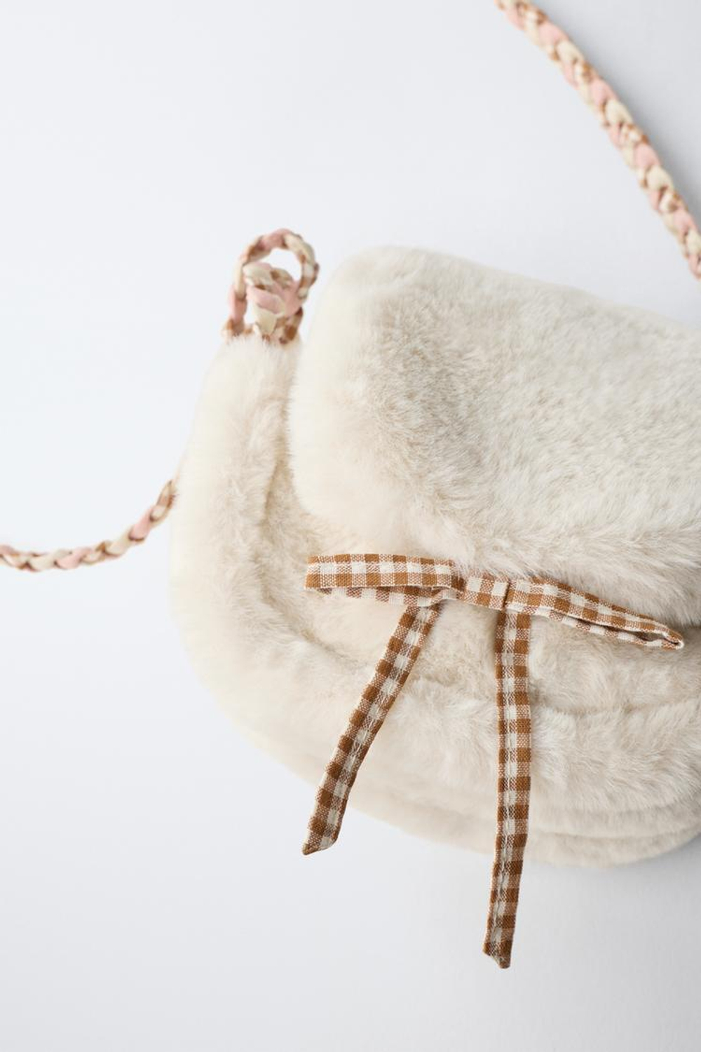 ZARA СУМКА ИЗ ИСКУССТВЕННОГО МЕХА, ЭКРЮ