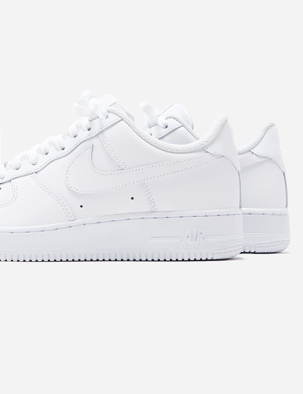 Nike air force 1 sale white store