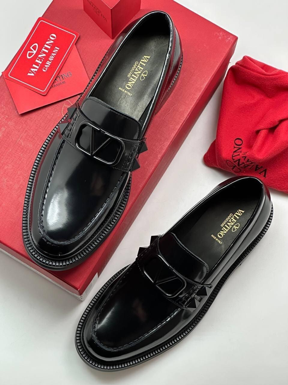 Лоферы Valentino