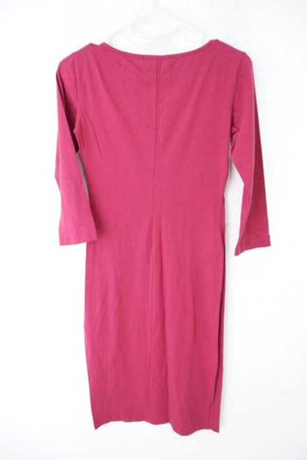 Платье WIN лаконичное 42 размер