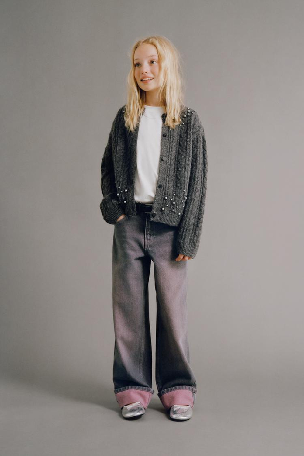 ZARA ДЖИНСЫ STRAIGHT С ЭФФЕКТОМ ПОТЕРТОСТИ, СЕРЫЙ