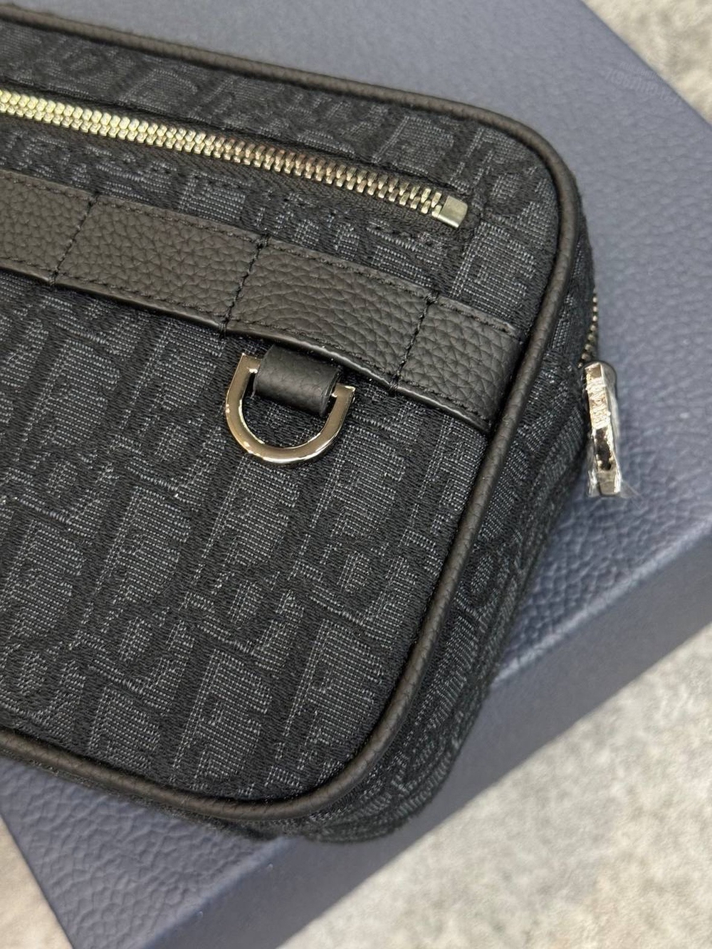 Сумка через плечо Christian Dior Safari Bag with strap