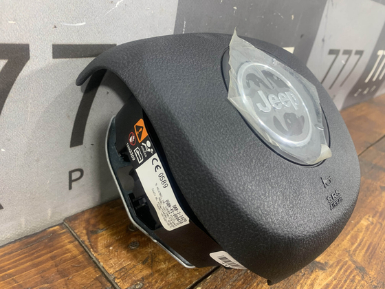 Подушка безопасности в руль Jeep Cherokee (KL) Новая Оригинал P1VR14DX9AG