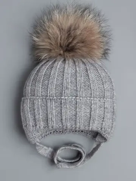 Шапка детская зимняя на завязках с помпоном