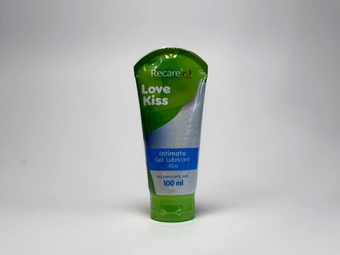 Recare Love Kiss Aloe — водная гель-смазка с алоэ 100 мл.