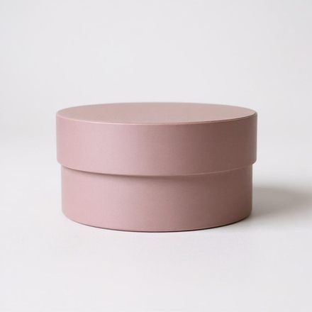 Плотная короткая круглая коробка(без ручек). Цвет; Пыльно розовый.