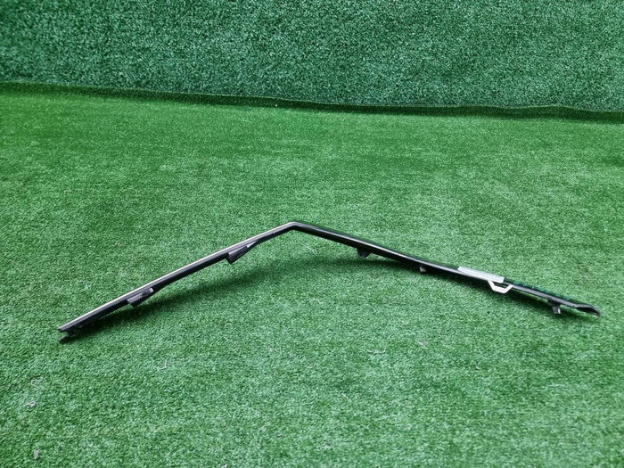 Молдинг бампера правый Hyundai Santa Fe 4 (18-21)