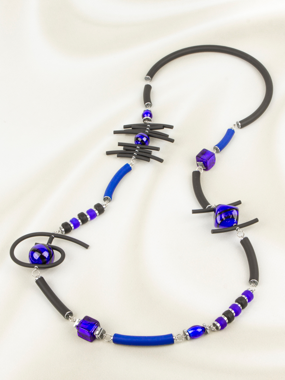 Колье Contrasto