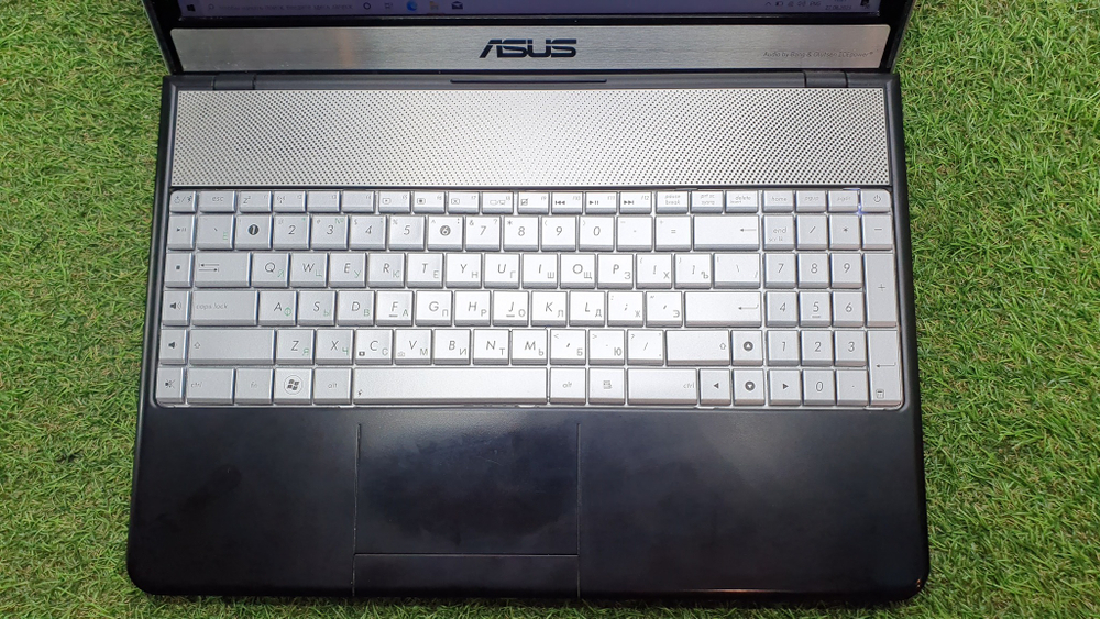 Ноутбук ASUS i5/6 Gb/GT 555M 2 Gb/FHD