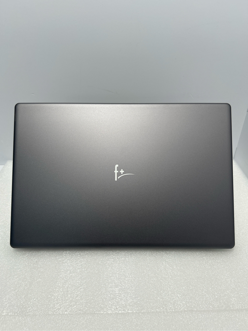 Ноутбук F+ FLAPTOP R-Series (FLTP-5R7-16512-W) 15.6"/AMD Ryzen 7 5825U/RAM 16GB/SSD 512GB/AMD Radeon RX Vega 8/1920x1080/IPS/Win11/Подсветка кл-ры: LED/серебристый Состояние: A1
