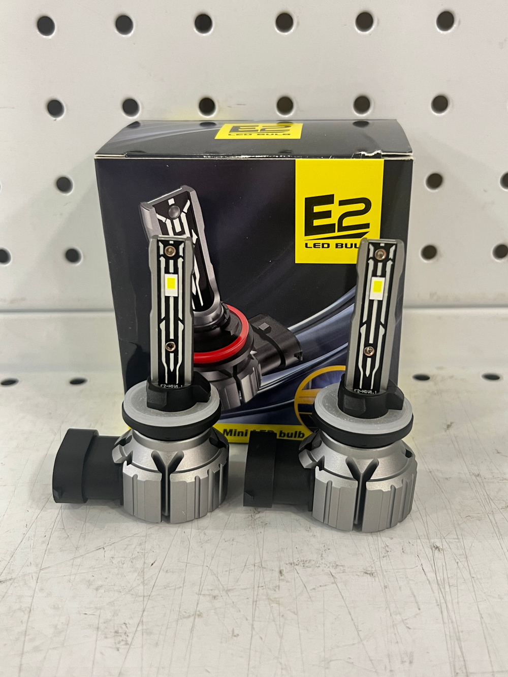 E2 - 881 / Комплект светодиодных ламп (881) E2 LED BULB 6000K (2 шт./ комплект)