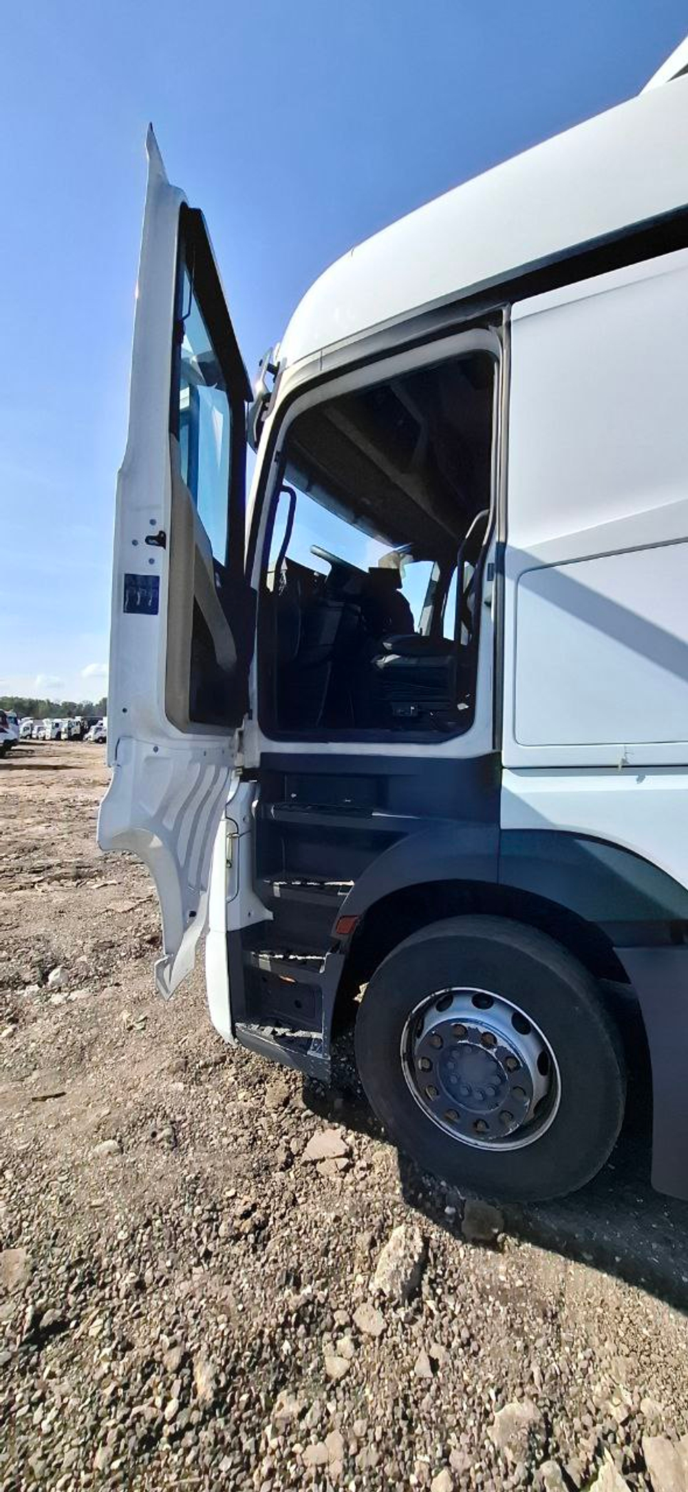 Mercedes-Benz ACTROS 4x2 Седельный тягач 1845 LS (Дизельный, 12,8 л, 476 л.с., МТ)