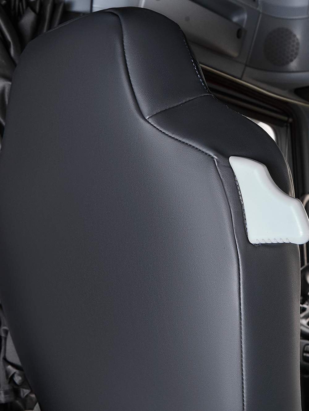 Чехлы Люкс Mercedes Actros MP3 (экокожа, черный, синяя вставка (рогожка))