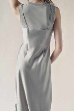 ZARA АТЛАСНОЕ ПЛАТЬЕ С ШЕРСТЯНОЙ ДЕТАЛЬЮ, СЕРОВАТЫЙ