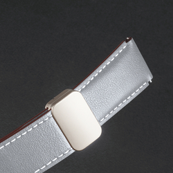 Ремешок из натуральной кожи серого цвета от Dux Ducis для смарт часов Samsung Galaxy Watch 3, 4, 5, 6 и 7 (размер крепления 20мм), серия YA Series