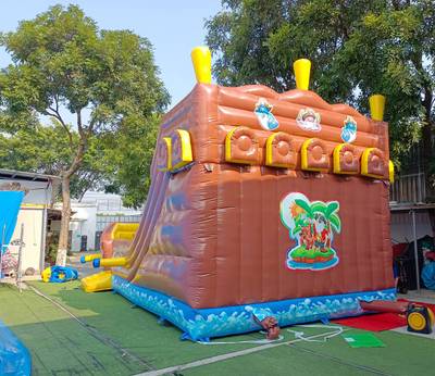 Большой надувной батут-горка "Фрегат-2" 11*5*5 м