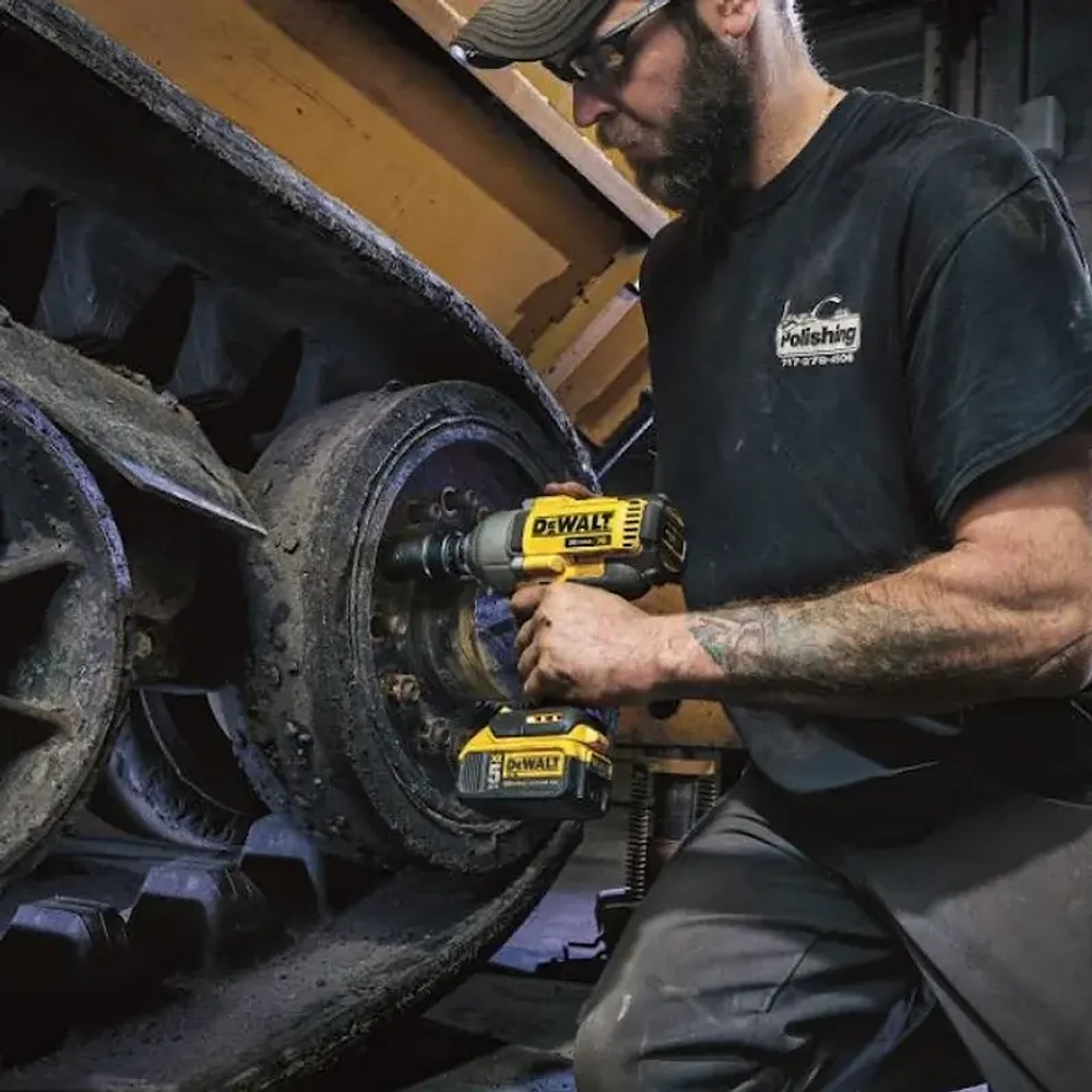 DeWalt DCF899N аккумуляторный гайковерт (без АКБ и ЗУ)