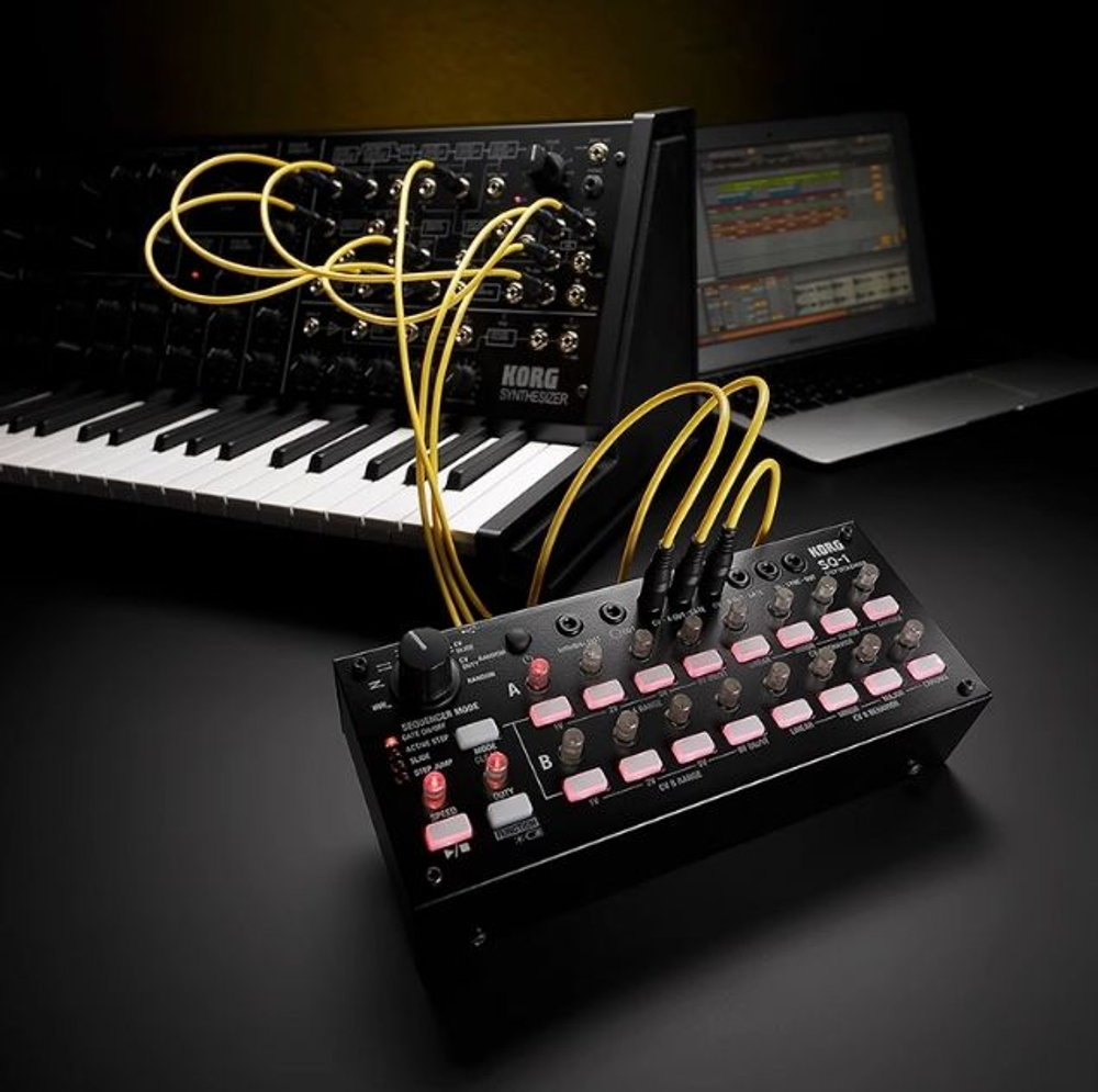 Ритм-синтезатор драм-машины KORG SQ-1