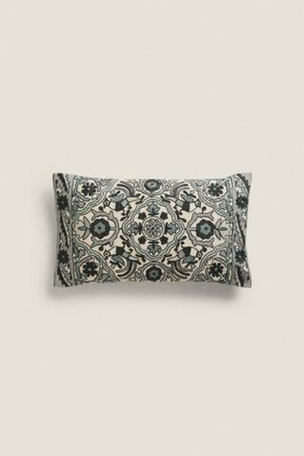 ZARA HOME ХЛОПКОВЫЙ ЧЕХОЛ ДЛЯ ДЕКОРАТИВНОЙ ПОДУШКИ С ВЫШИВКОЙ, СВЕТЛО-БЕЖЕВЫЙ