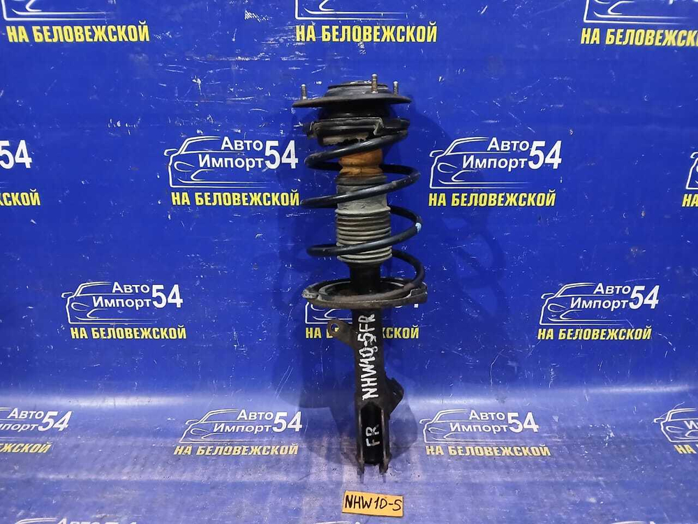 Стойка передняя правая TOYOTA PRIUS 1998