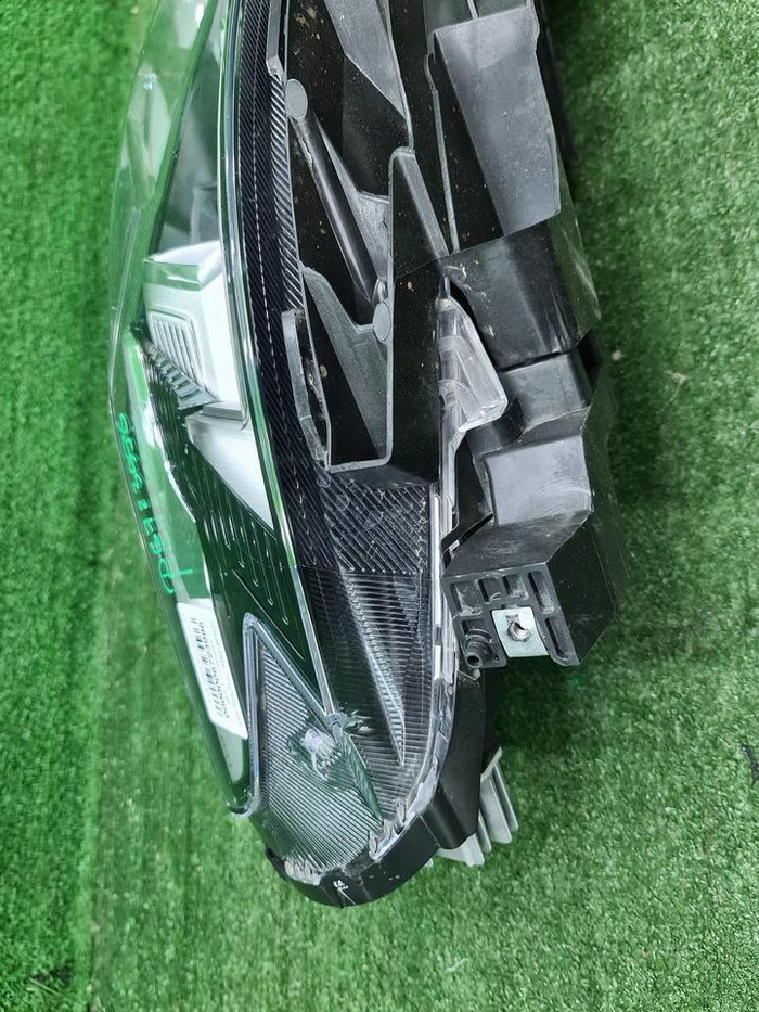 Фара правая Haval F7 (2018-2024) LED