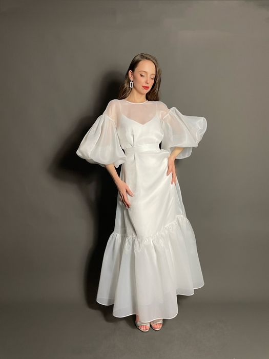 Свадебное  платье трансформер с верхом из органзы объемными рукавами и воланом по низу макси (молочный)