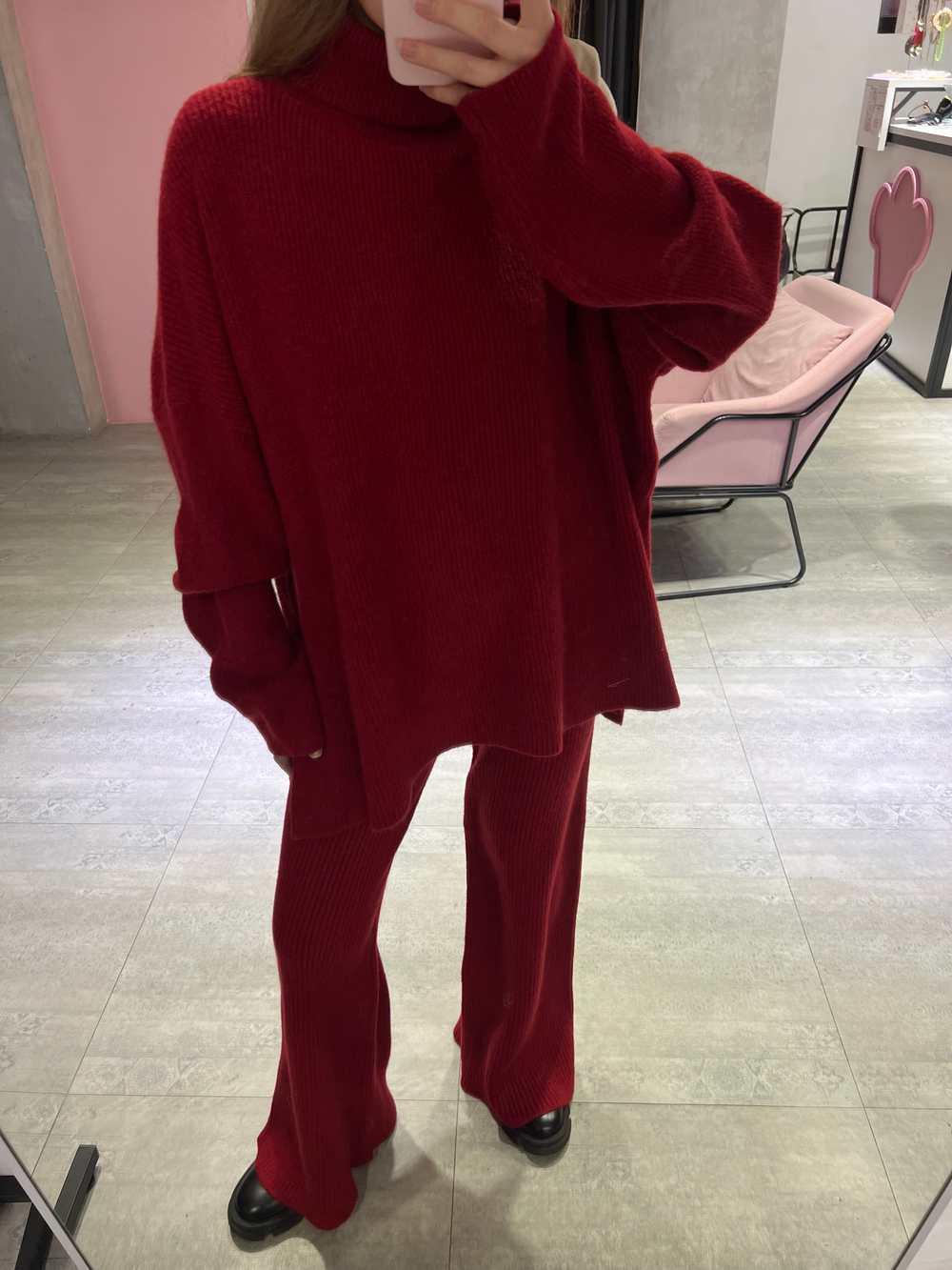 Шерстяной костюм красный