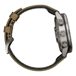 Спортивные часы Garmin MARQ Adventurer (Gen 2), гибридный ремешок, чёрный силиконовый ремешок Безель и корпус из титана, AMOLED-дисплей с куполообразным сапфировым стеклом. Ремешок из кожи и фторэластомера и силиконовый ремешок с классическими застёжками