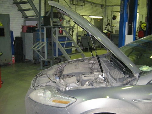 Амортизатор (упор) капота на Ford Mondeo UP 2778(с 2007 по 2015 г.в.)Atlant