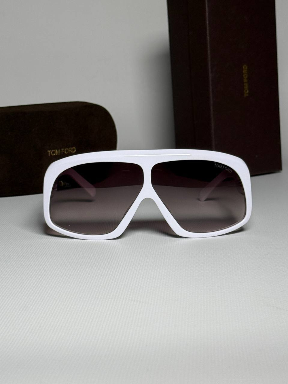 Солнцезащитные очки Tom Ford