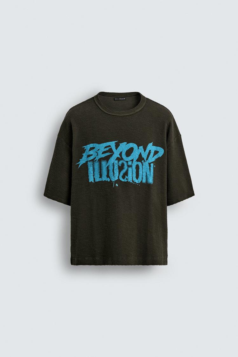 ZARA ФУТБОЛКА ИЗ ТРИКОТАЖА С КОНТРАСТНЫМ ПРИНТОМ, ТЕМНО-КОРИЧНЕВЫЙ