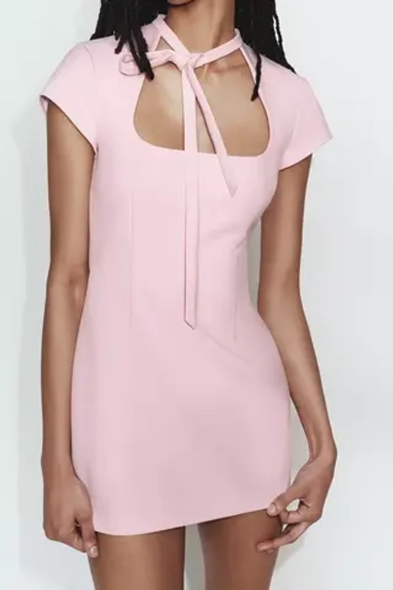 ZARA КОРОТКОЕ ПЛАТЬЕ С ЗАВЯЗКАМИ, РОЗОВЫЙ