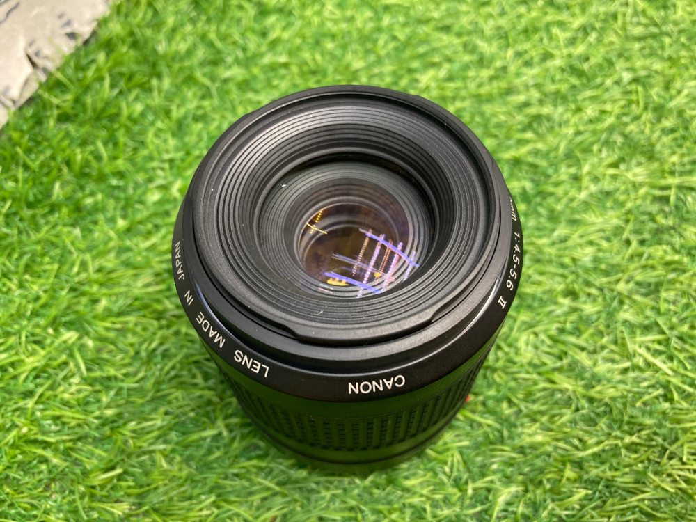 Canon EF 80-200mm 4.5-5.6 II