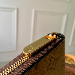 Louis Vuitton Zippy Wallet